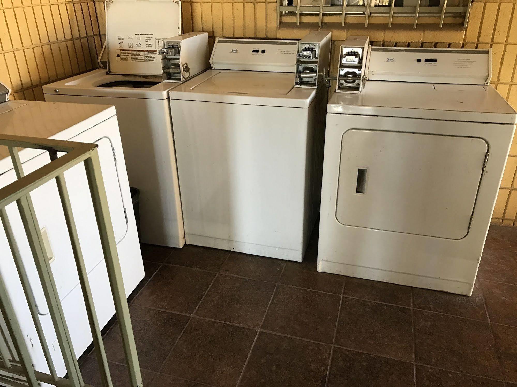 Townhouse Inn And Suites Brawley Екстер'єр фото